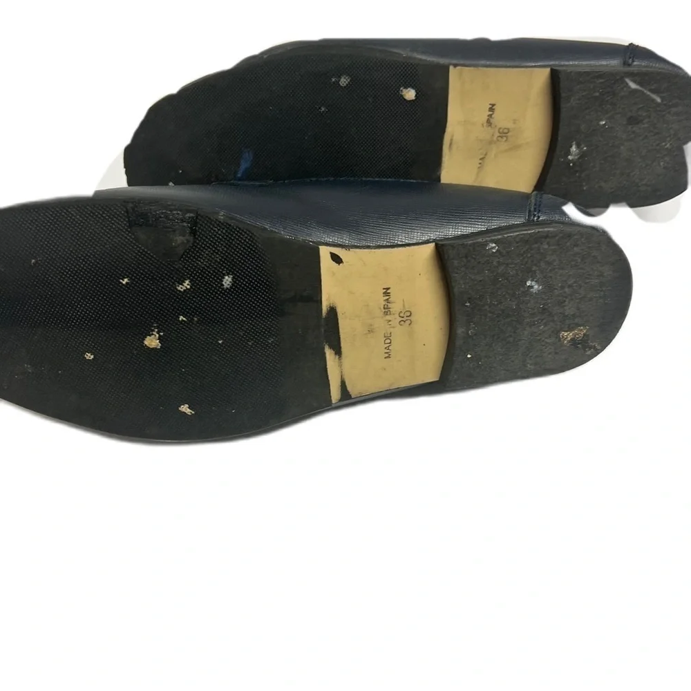 Girls navy Slip On Loafers Size 4.5